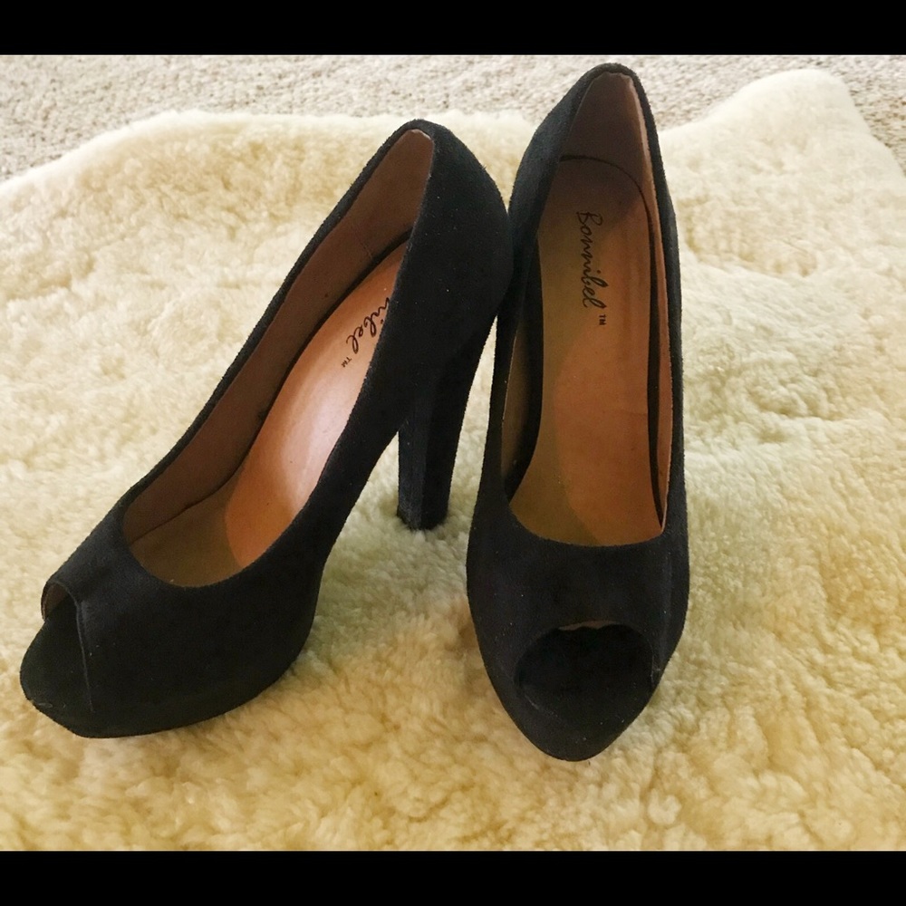 Bonnibel black suede heels 🖤